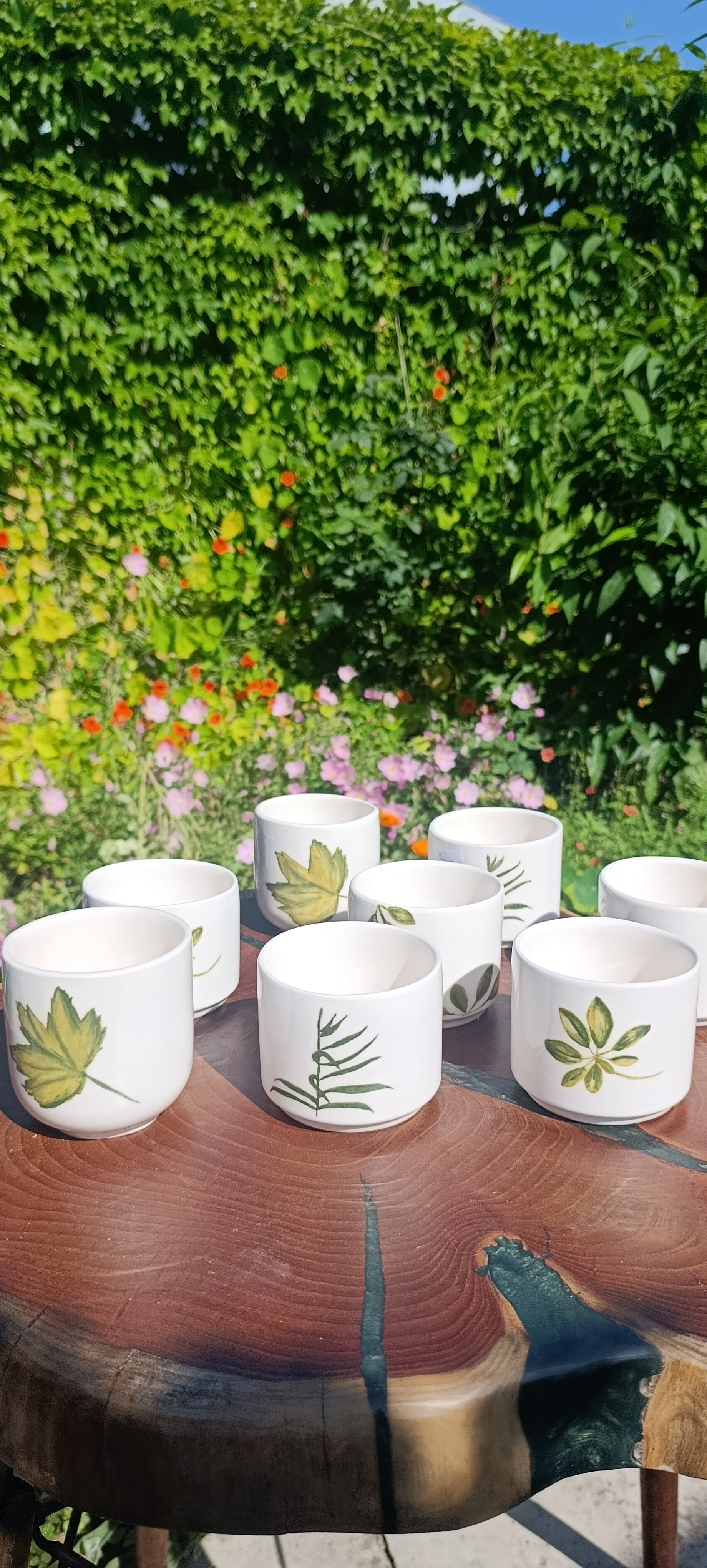 فنجان سرامیکی دست‌ساز «طرح برگ»