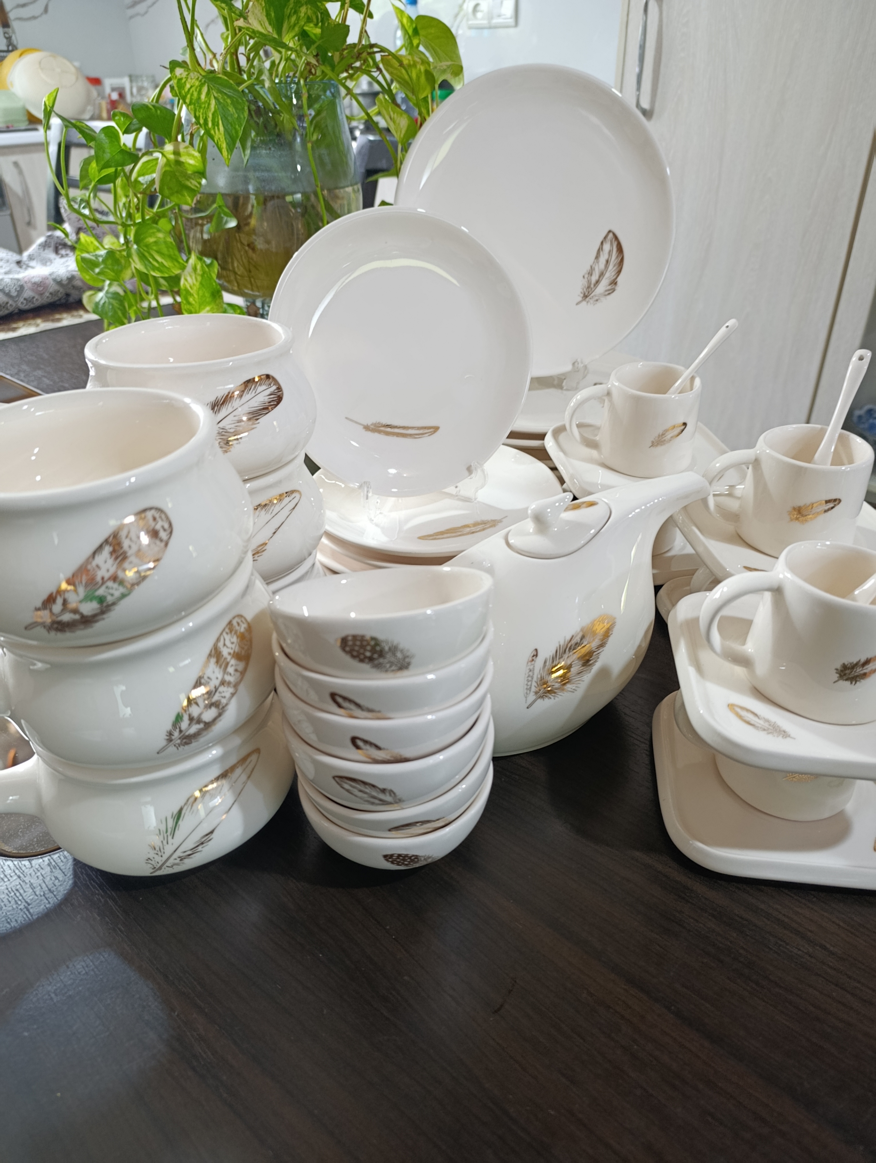 سرویس غذا خوری پر طلا